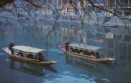 張家界森林公園、袁家界、天子山、大峽谷、玻璃橋、天門山、玻璃棧道、鳳凰古城三晚四日游
